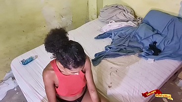 Myllena Rios fode com bandido em barraco fétido.